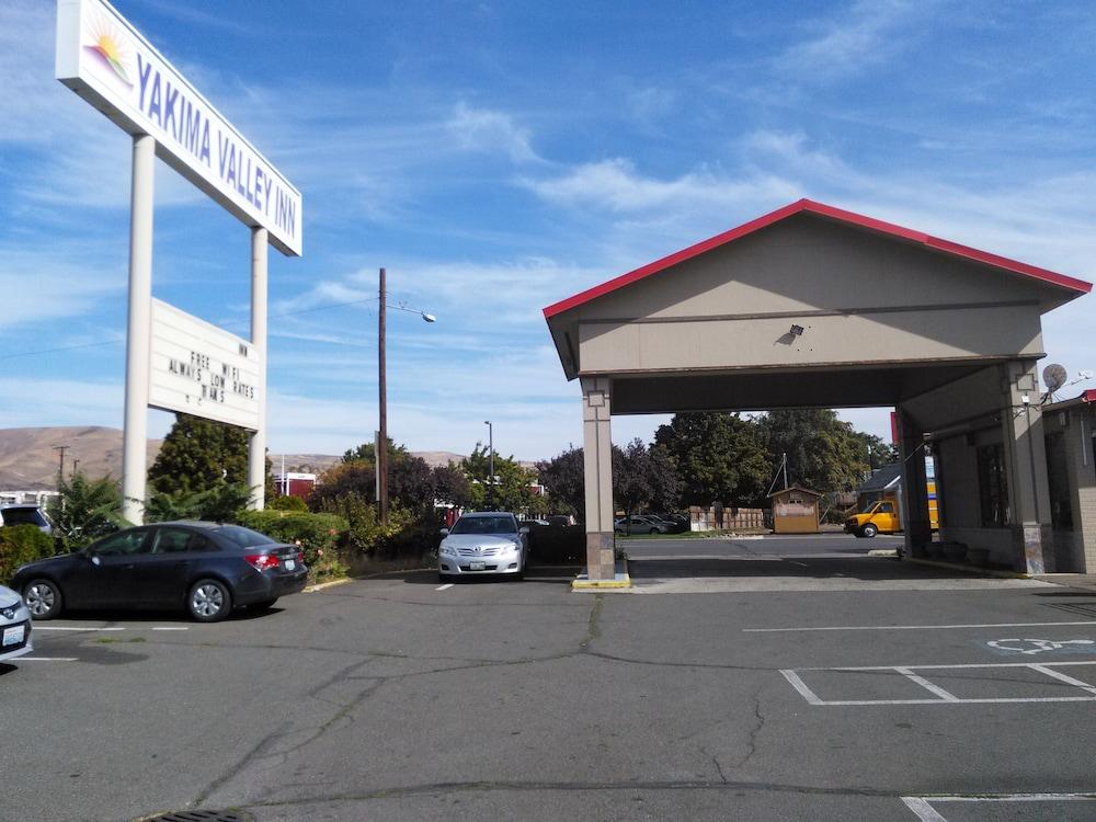 Yakima Valley Inn Εξωτερικό φωτογραφία